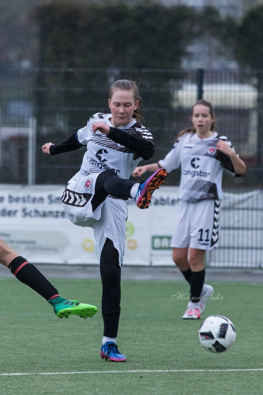 Bild 245 - B-Juniorinnen FC St.Pauli . Braedstrup IF : Ergebnis: 4:1